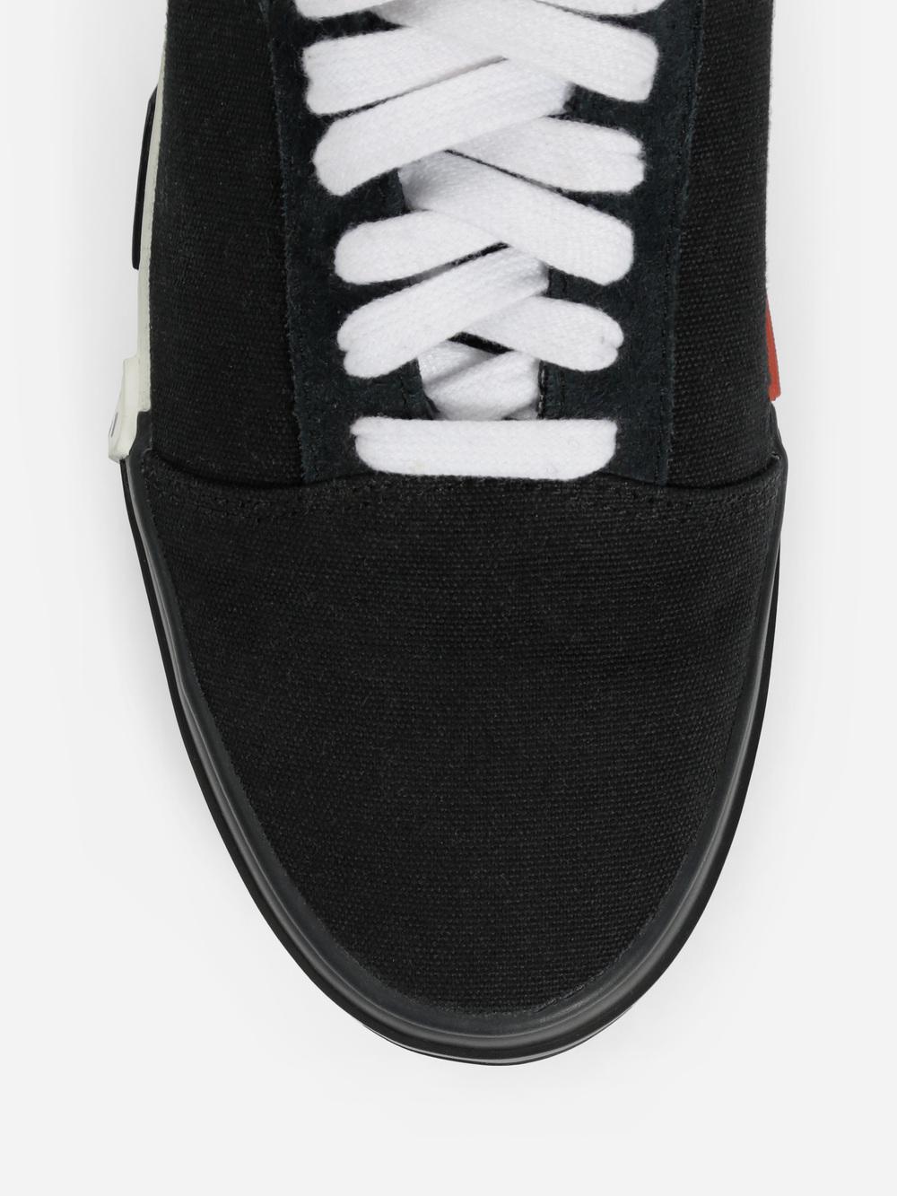 OFF-WHITE “Low Top Sneakers”