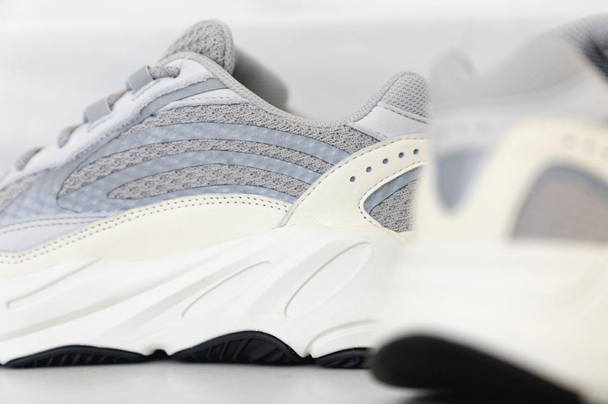 YEEZY BOOST 700 V2 "Static" on regarde ça de plus prêt