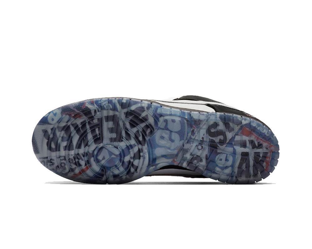 NIKE SB Dunk Low x Staple Panda Pigeon NIKE SB Dunk Low x Staple Panda Pigeon