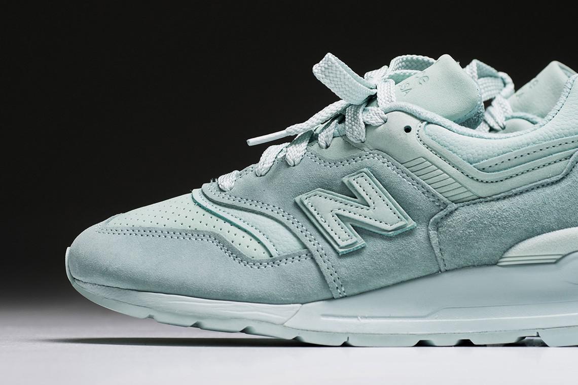 La New Balance 997 se refait une cure de rajeunissement à la menthe