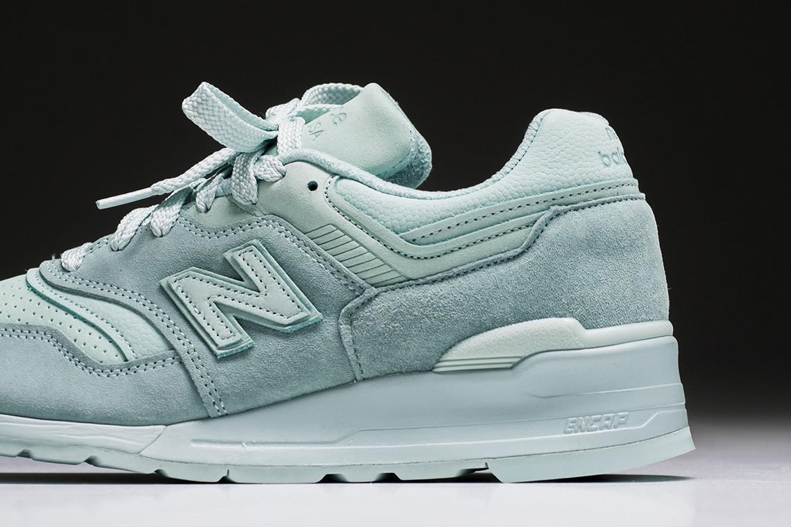 La New Balance 997 se refait une cure de rajeunissement à la menthe