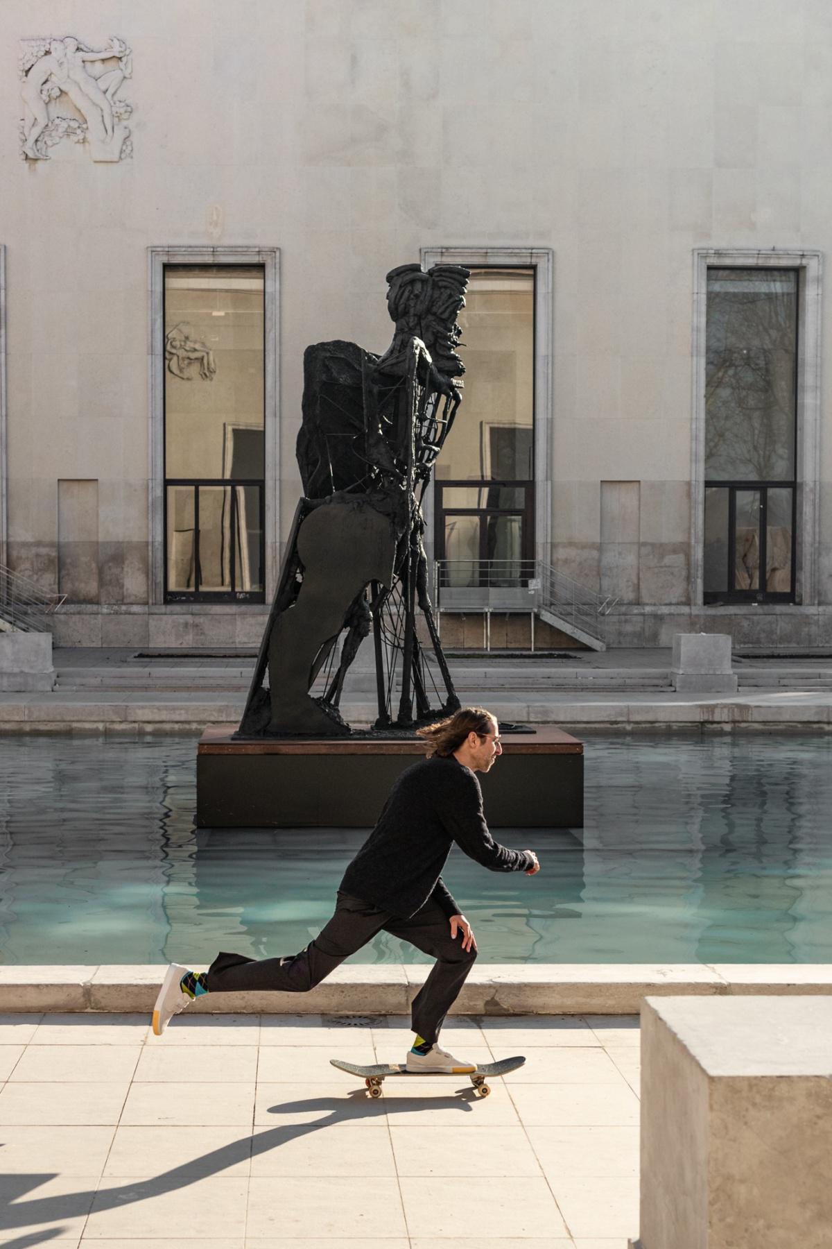 Nike Expose Une Zoom Janoski Géante Dans Paris Pour Fêter Les 10 Ans De La Sneaker