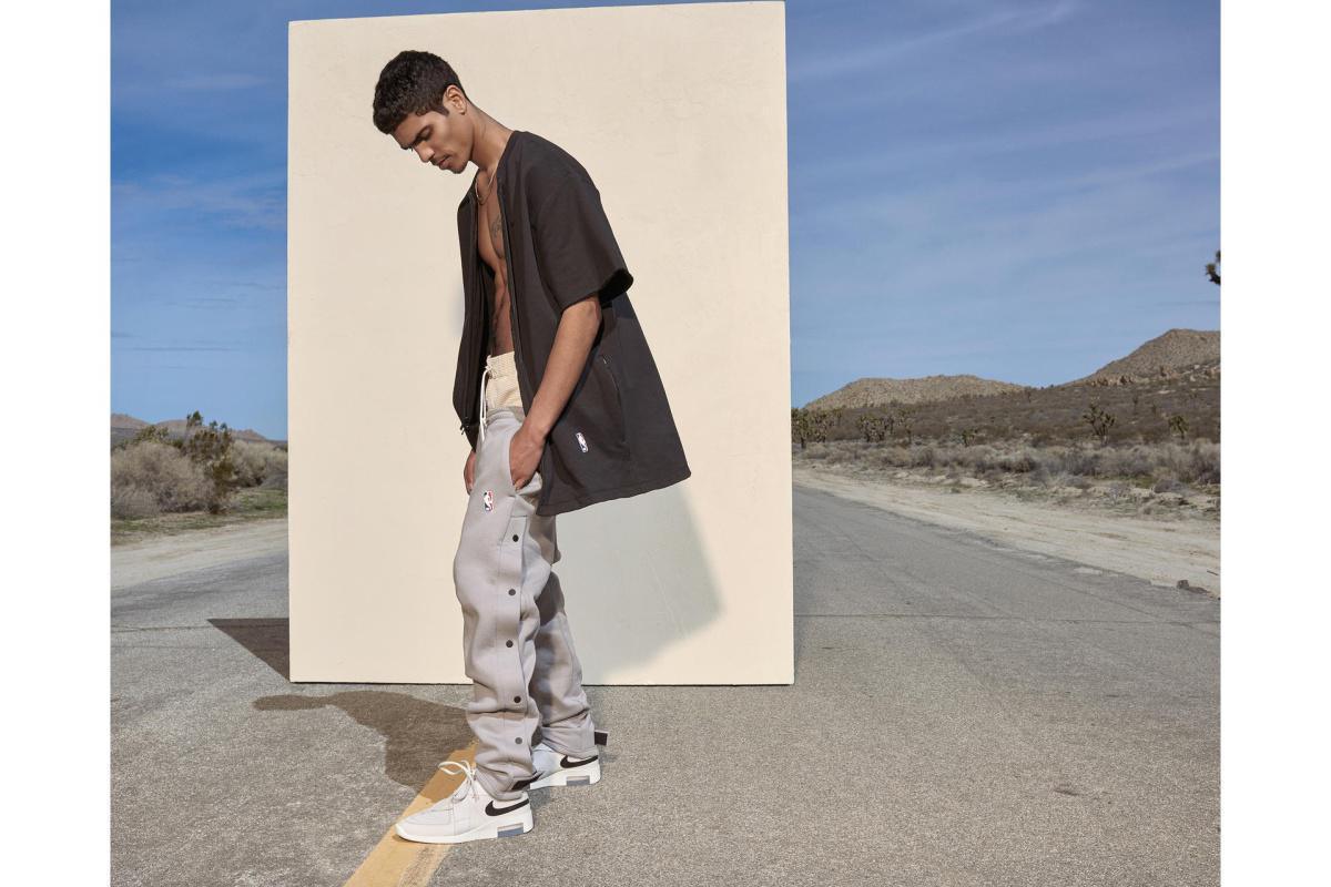 Nike et Fear of God dévoilent une nouvelle sneaker accompagnée d'une collection textile