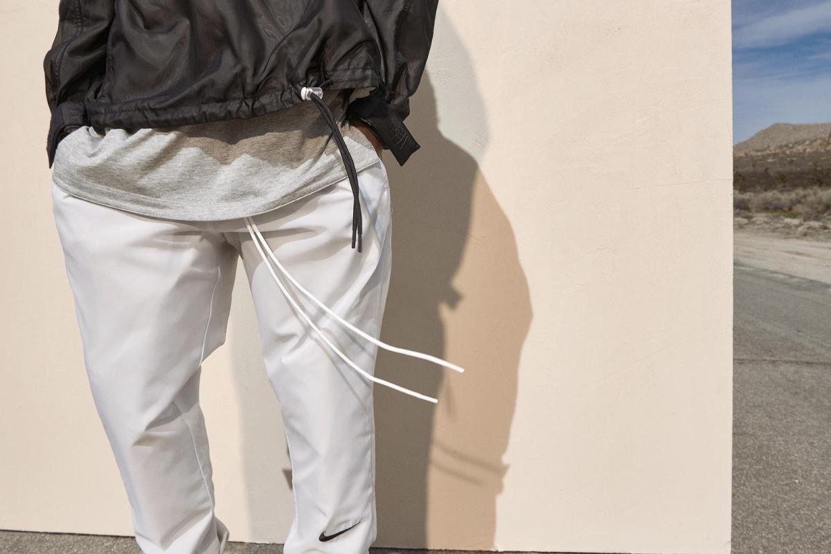 Nike et Fear of God dévoilent une nouvelle sneaker accompagnée d'une collection textile