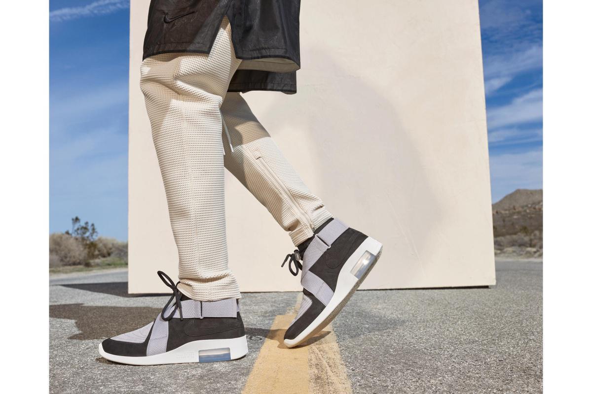 Nike et Fear of God dévoilent une nouvelle sneaker accompagnée d'une collection textile