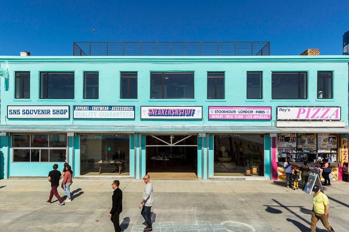 SNEAKERSNSTUFF LOS ANGELES SNEAKERSNSTUFF LOS ANGELES