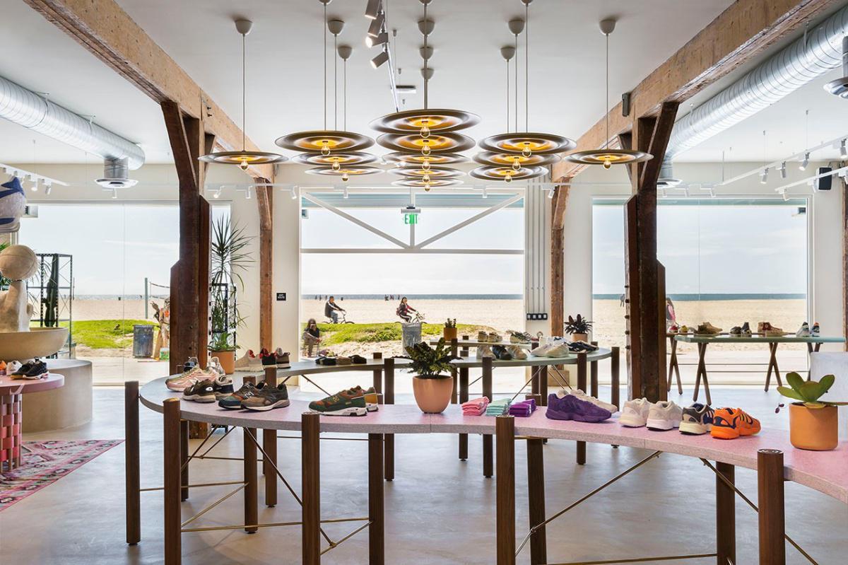 SNEAKERSNSTUFF LOS ANGELES SNEAKERSNSTUFF LOS ANGELES