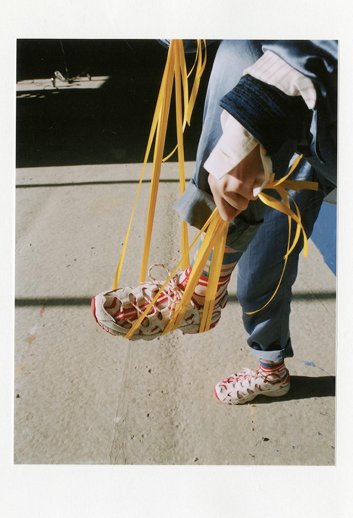 Vivienne Westwood lance une collaboration ASICS inspirée des archives