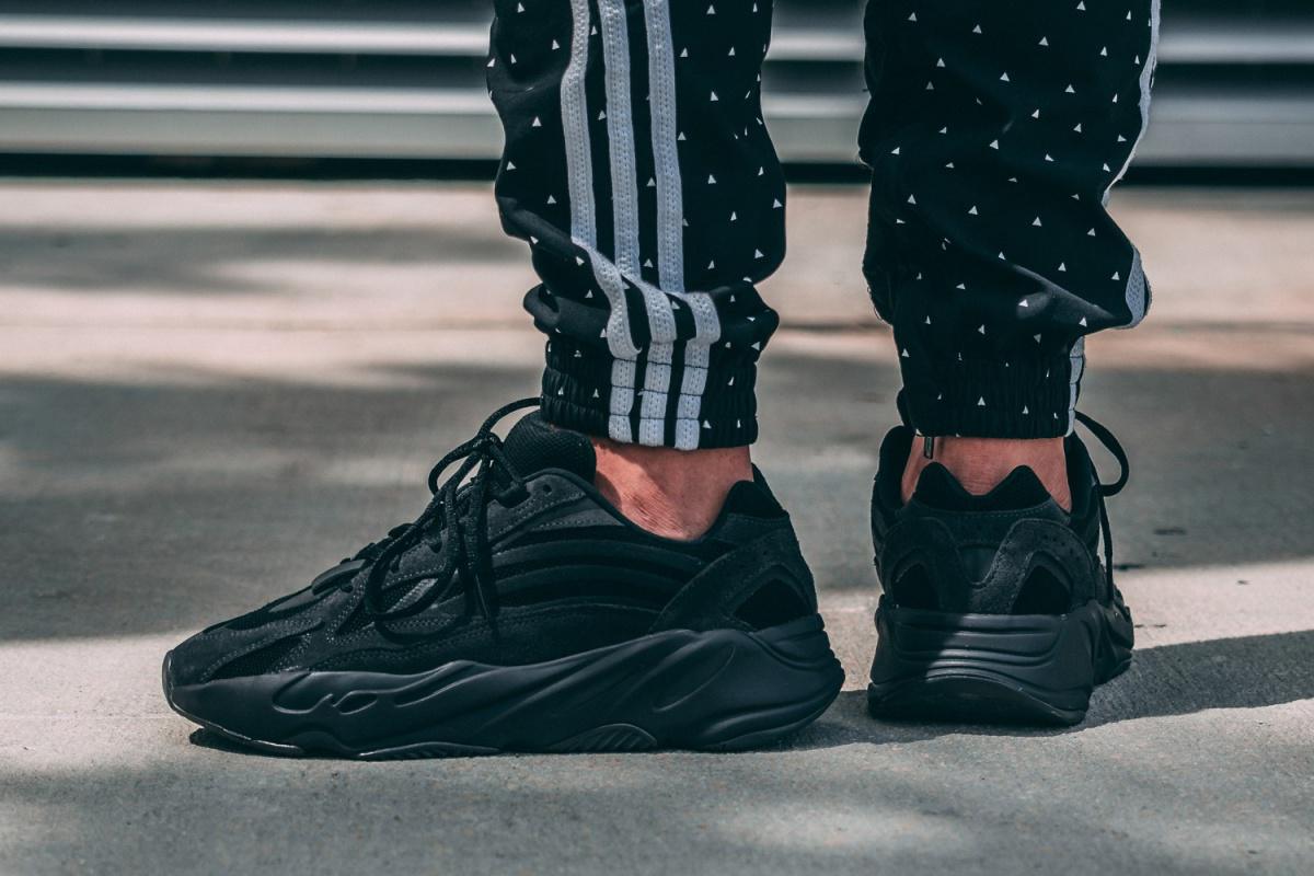 YEEZY BOOST 700 V2 "Vanta"