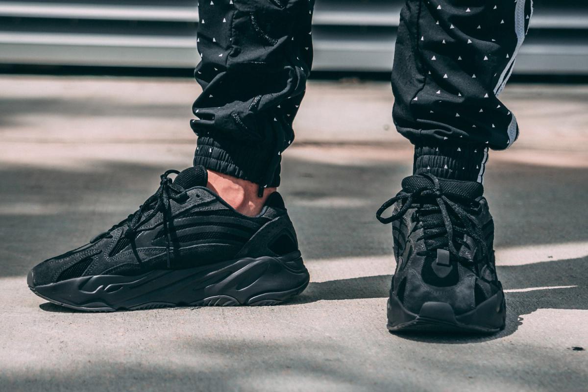 YEEZY BOOST 700 V2 "Vanta"