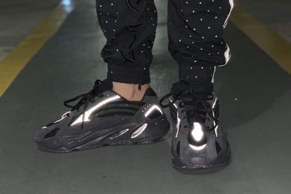 YEEZY BOOST 700 V2 "Vanta"