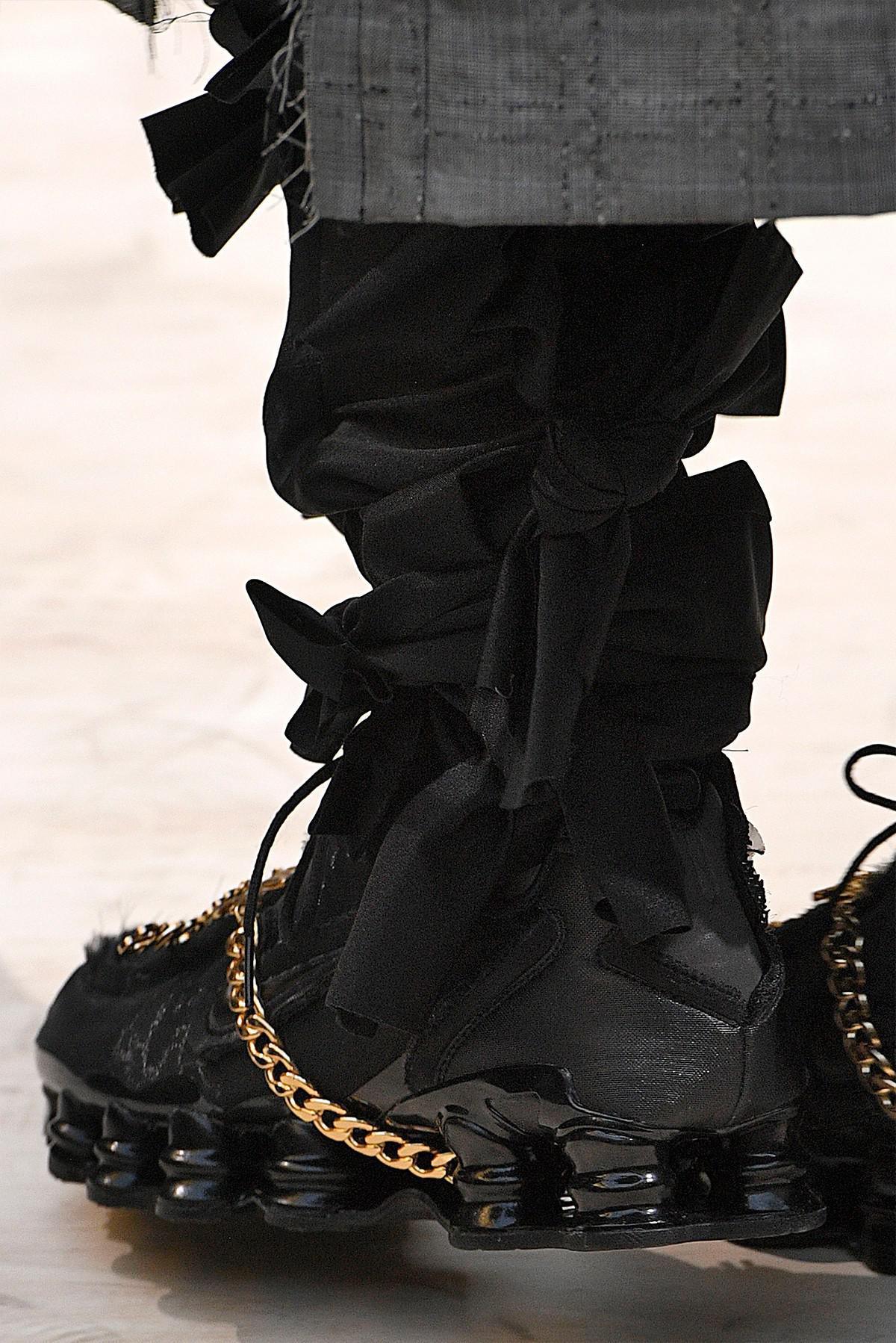 Les COMME des GARÇONS x Nike Shox TL sortent en exclusivité au Japon