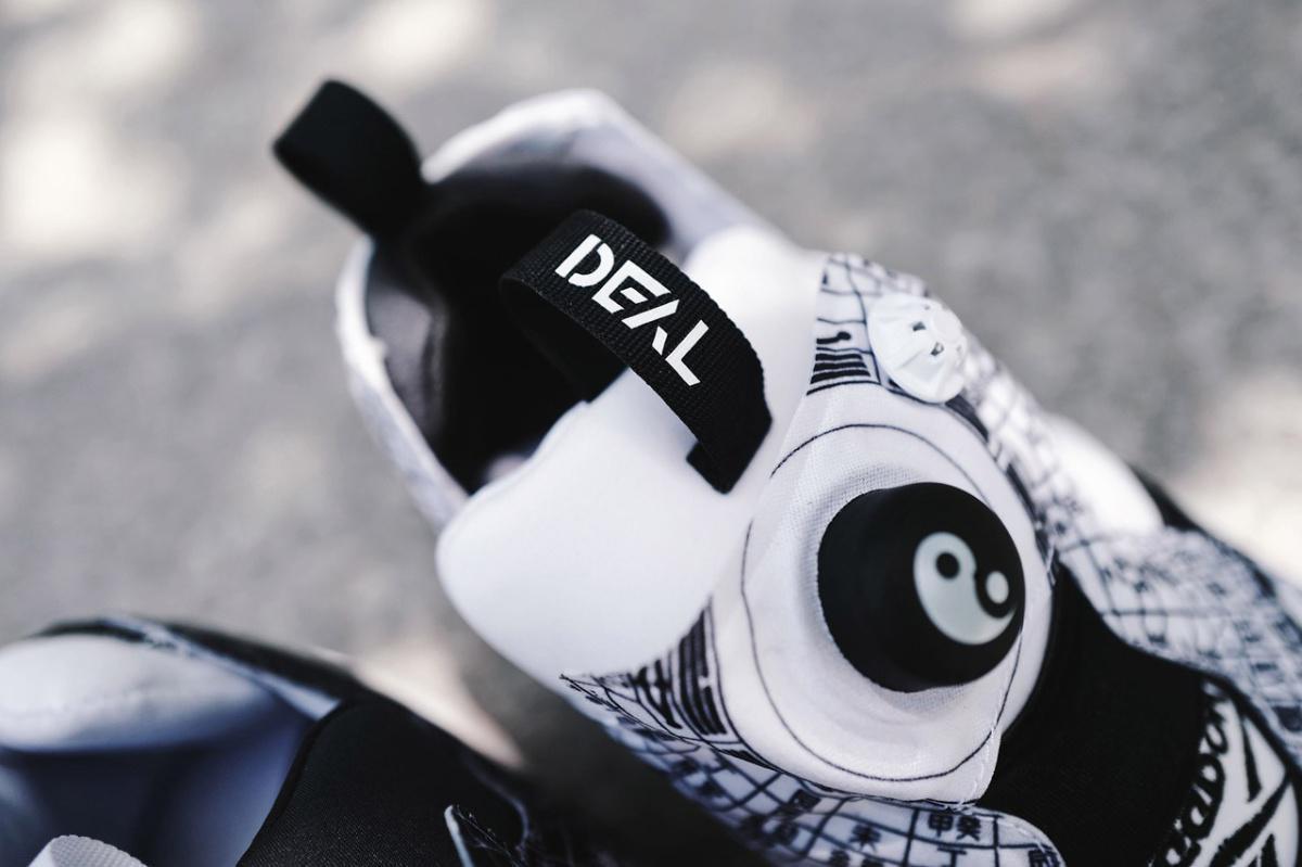 Regardons de plus près la collab DEAL x Reebok Instapump Fury "Feng Shui Compass". Regardons de plus près la collab DEAL x Reebok Instapump Fury "Feng Shui Compass".