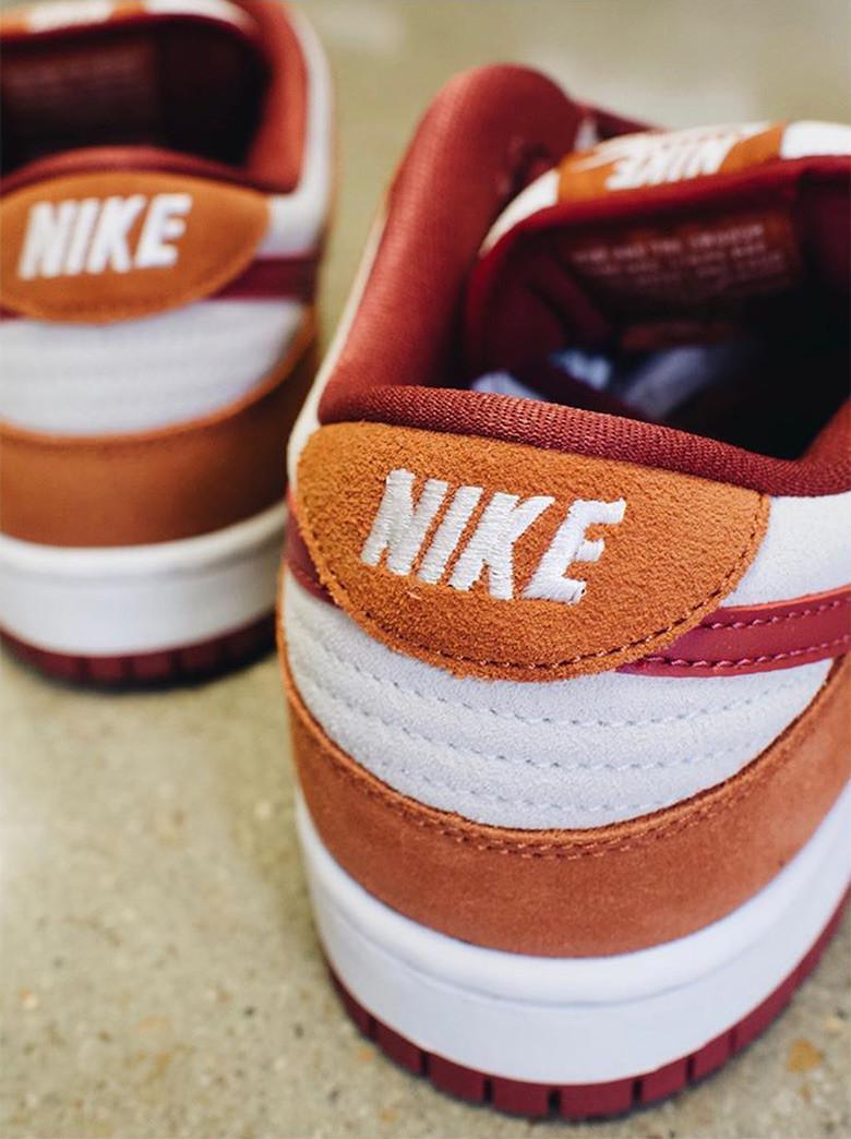 Nike SB Dunk Low SB apparaît dans les tons de roux et de cèdre