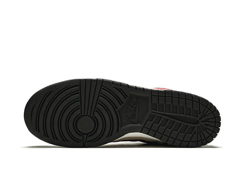 NIKE SB Dunk Low Paris NIKE SB Dunk Low Paris