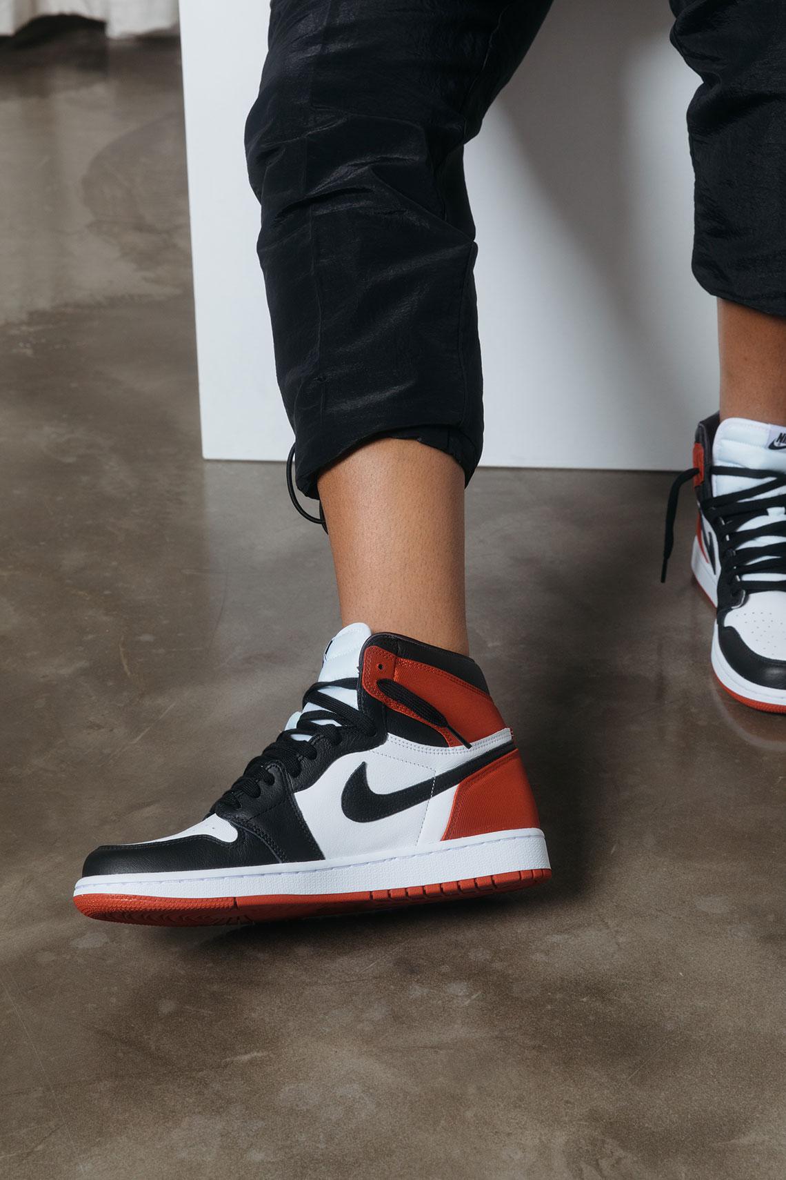 Air Jordan 1 Satin Black Toe