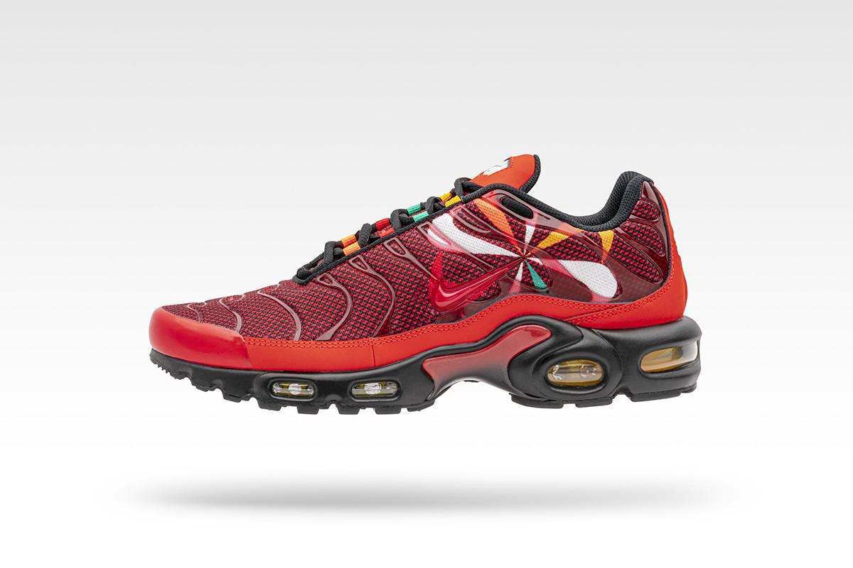 Nike célèbre l'évolution de la Swoosh avec de nouveaux packs de baskets Nike célèbre l'évolution de la Swoosh avec de nouveaux packs de baskets