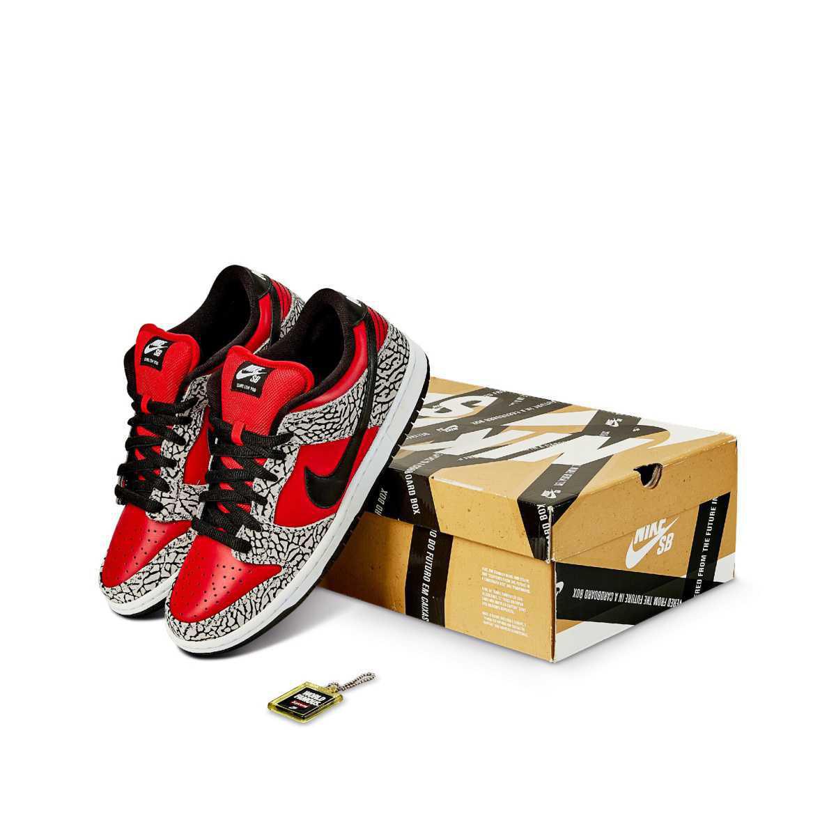 NIKE SB Dunk Low x Supreme Red Cement NIKE SB Dunk Low x Supreme Red Cement