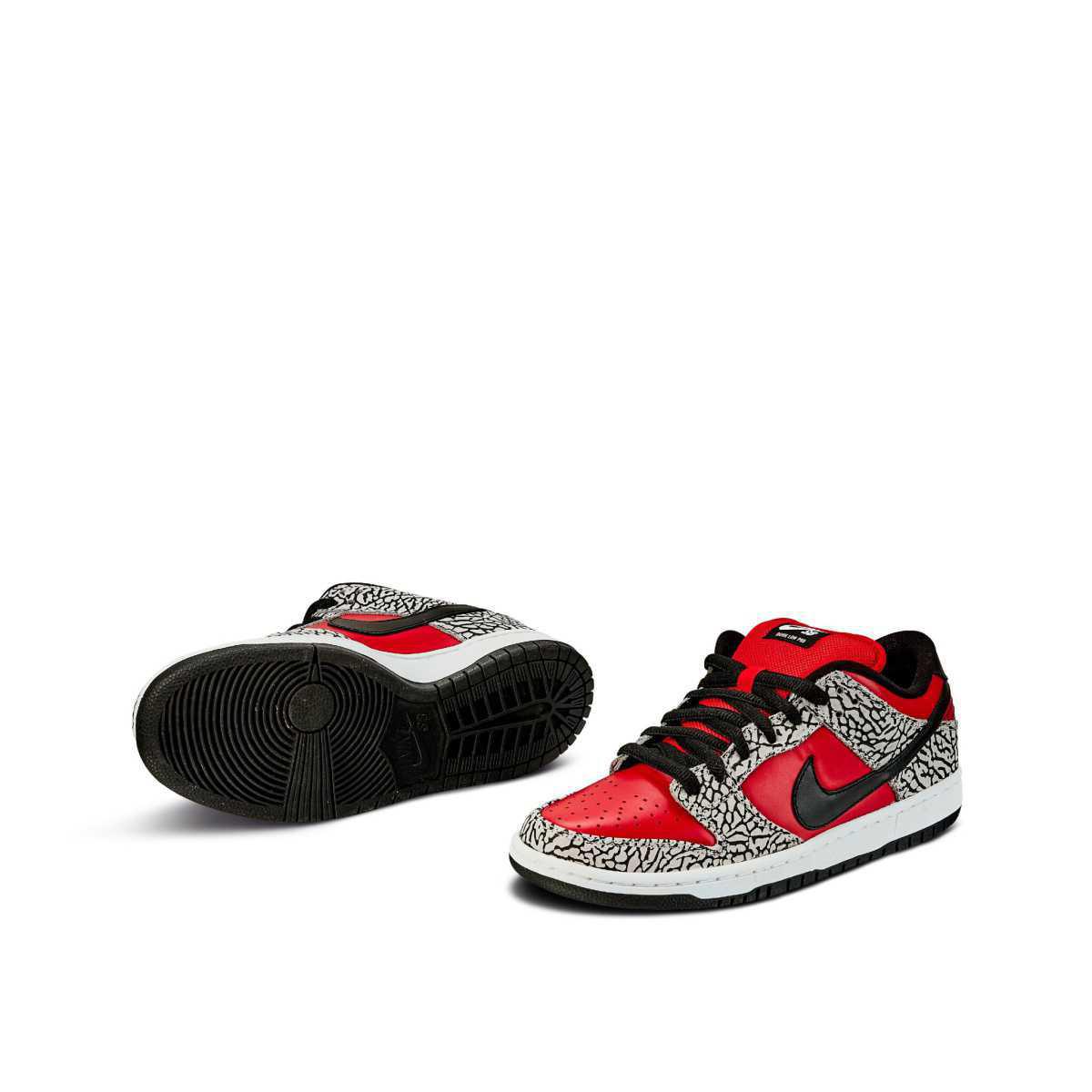 NIKE SB Dunk Low x Supreme Red Cement NIKE SB Dunk Low x Supreme Red Cement