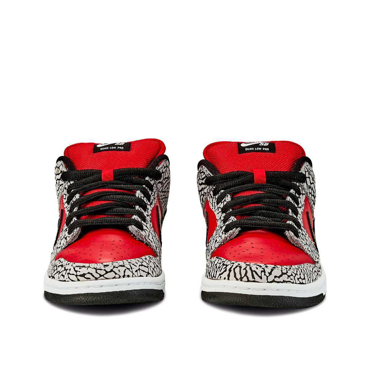 NIKE SB Dunk Low x Supreme Red Cement NIKE SB Dunk Low x Supreme Red Cement