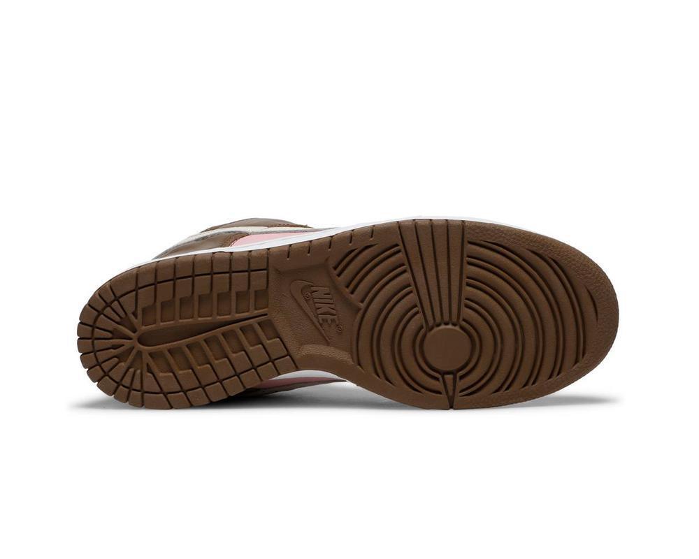 NIKE SB Dunk Low x Stussy Cherry NIKE SB Dunk Low x Stussy Cherry