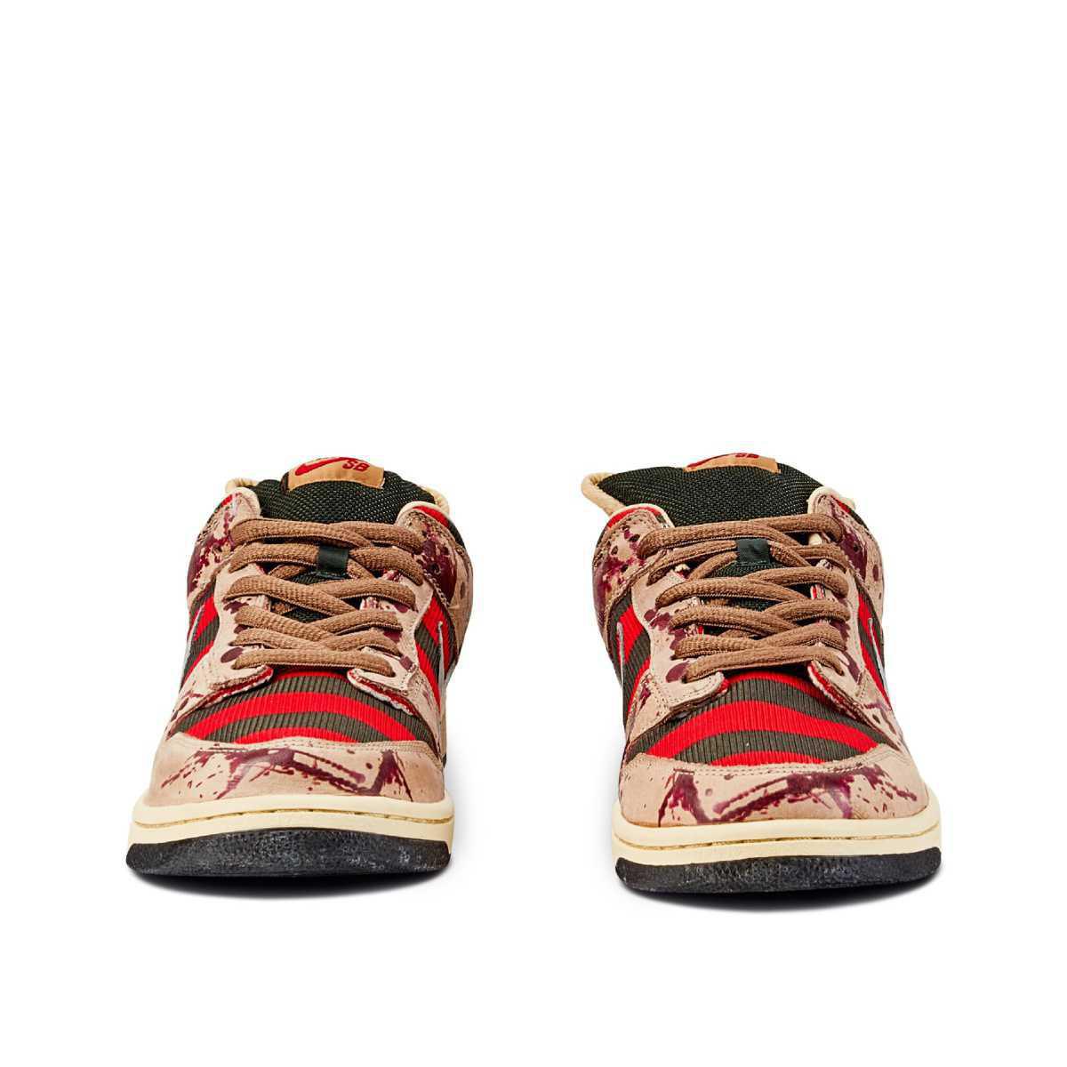 NIKE SB Dunk Low Freddy Krueger NIKE SB Dunk Low Freddy Krueger