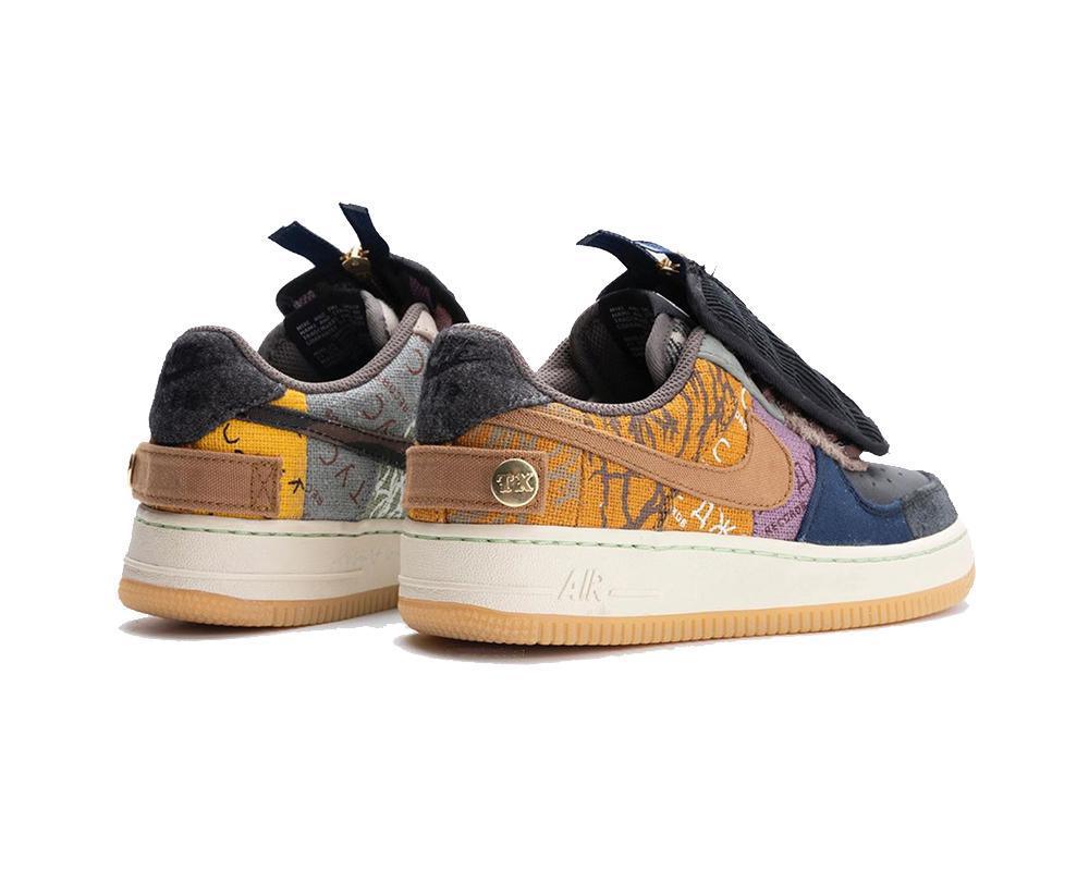 Regard détaillé sur la Travis Scott x Nike Air Force 1 Low "Cactus Jack" Regard détaillé sur la Travis Scott x Nike Air Force 1 Low "Cactus Jack"