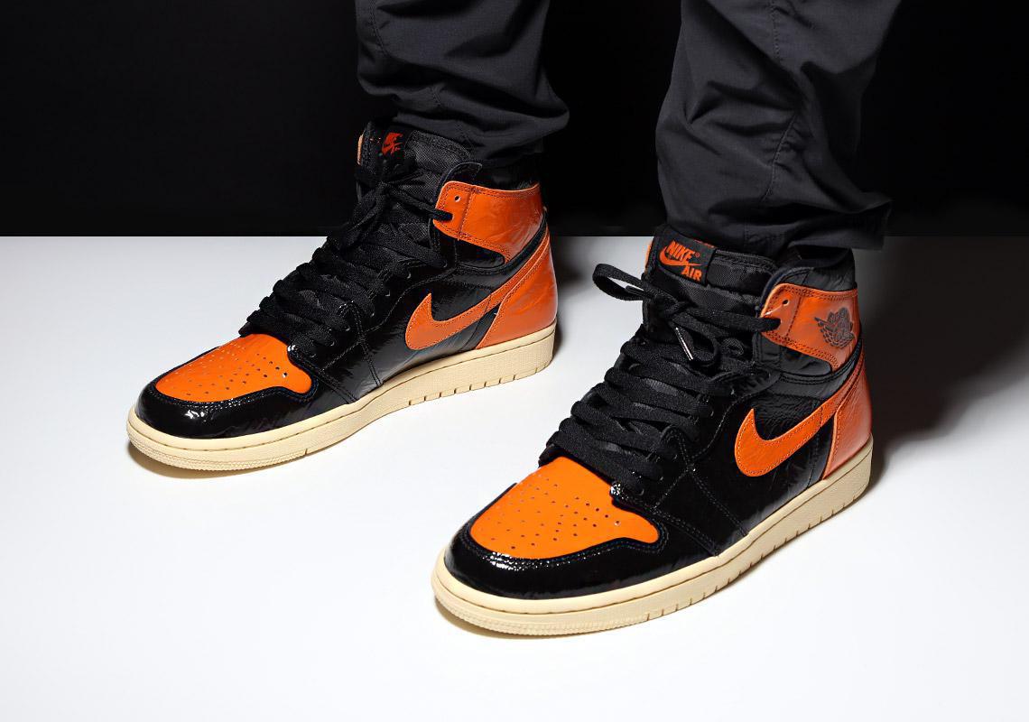 L' Air Jordan 1 "Shattered Backboard 3.0" sort le 26 octobre. L' Air Jordan 1 "Shattered Backboard 3.0" sort le 26 octobre.