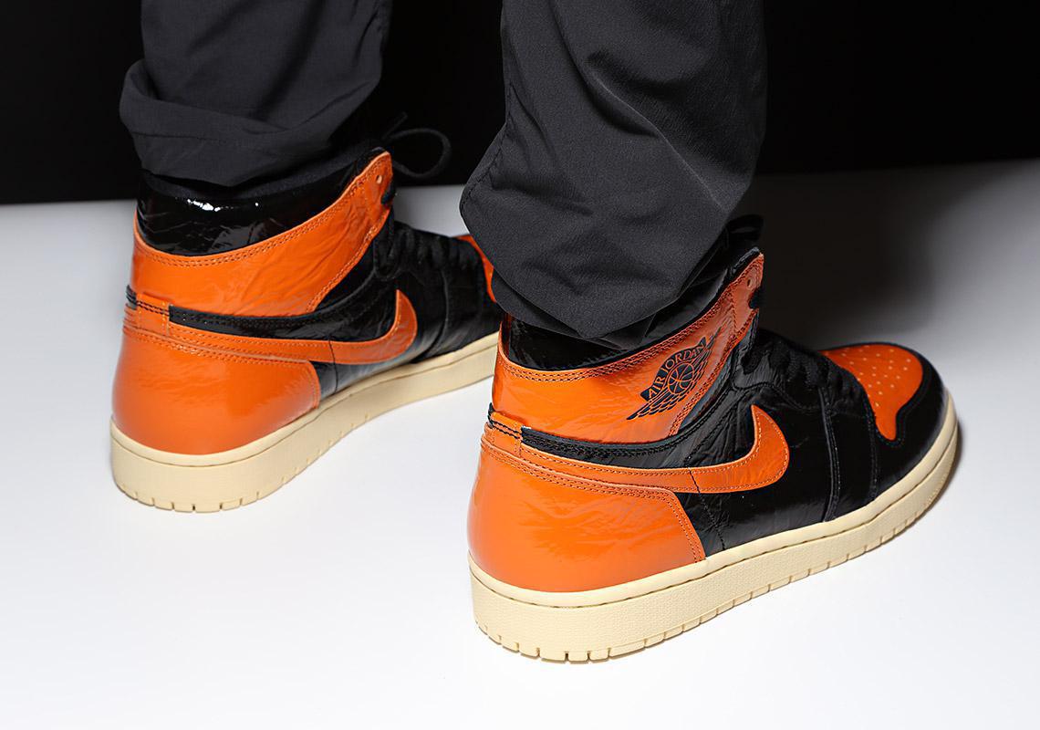 L' Air Jordan 1 "Shattered Backboard 3.0" sort le 26 octobre. L' Air Jordan 1 "Shattered Backboard 3.0" sort le 26 octobre.