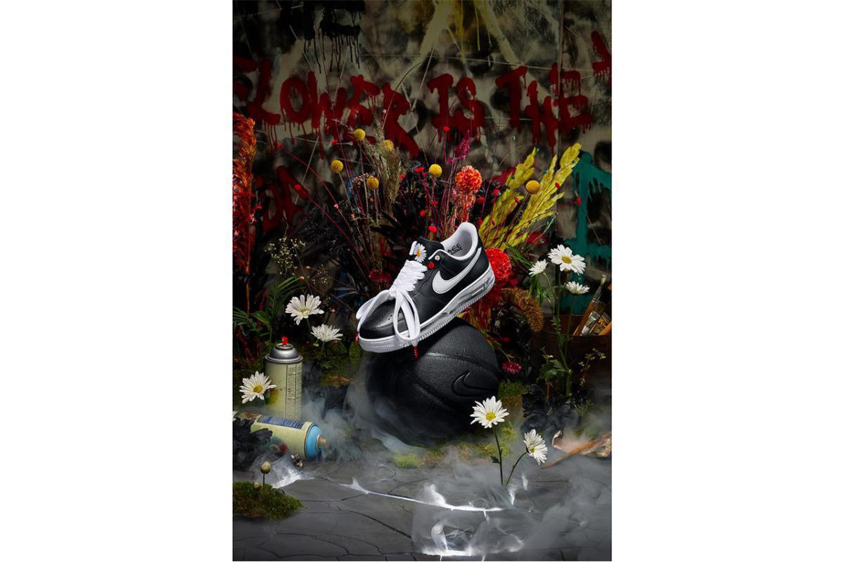Coup d'oeil officiel sur la PEACEMINUSONE x Nike Air Force 1 "Para-Noise" de G-Dragon.