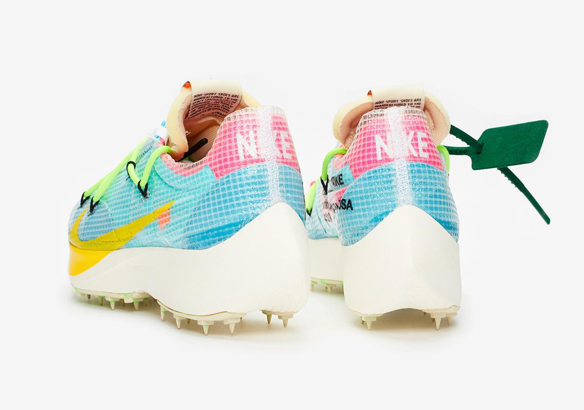 Off-White x Nike Vapor Street sortiront le 14 novembre. Off-White x Nike Vapor Street sortiront le 14 novembre.
