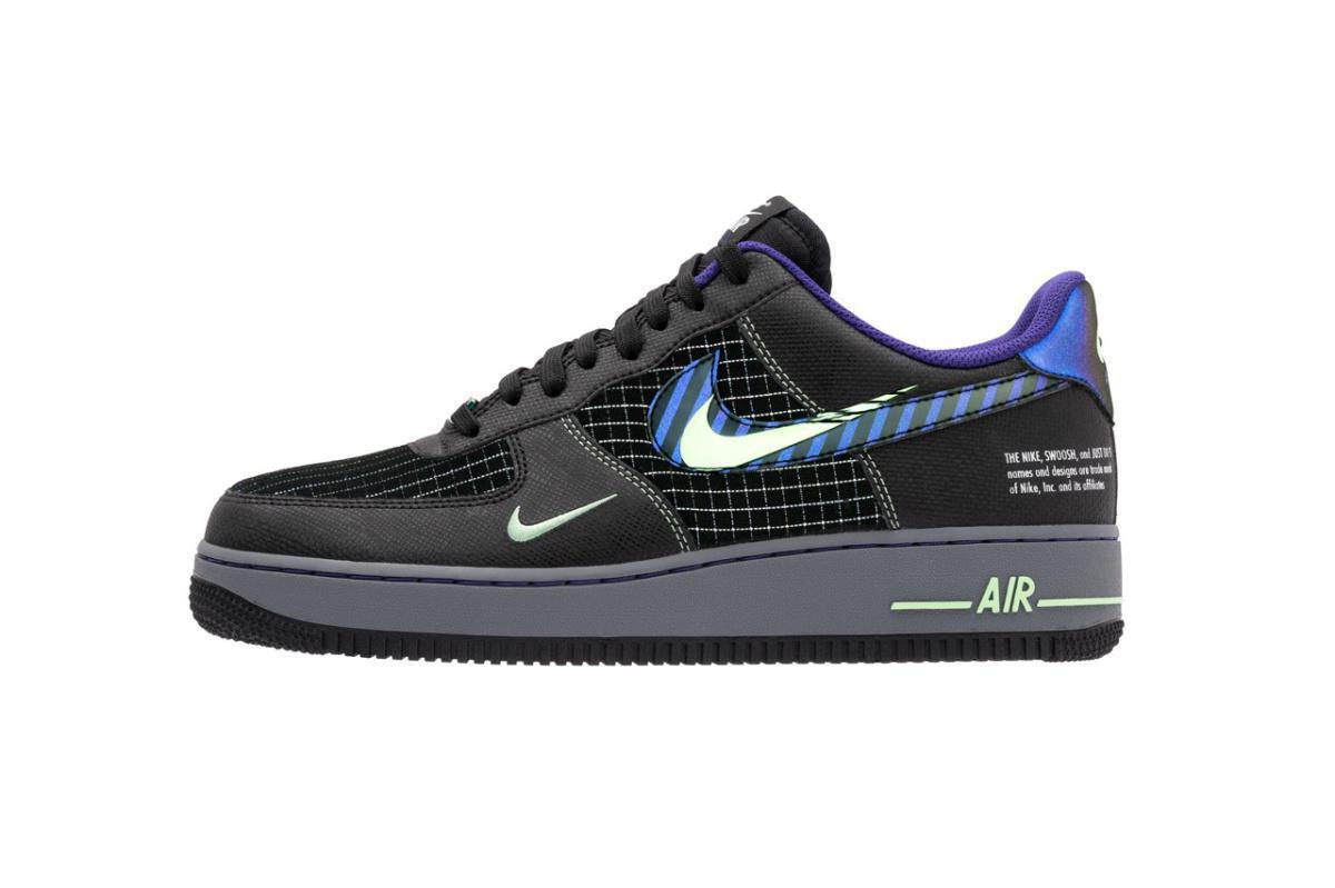 Nike présente le deuxième lot de baskets "Evolution of the Swoosh".