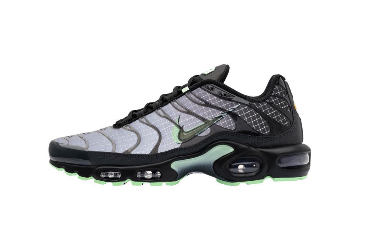 Nike présente le deuxième lot de baskets "Evolution of the Swoosh". Nike présente le deuxième lot de baskets "Evolution of the Swoosh".