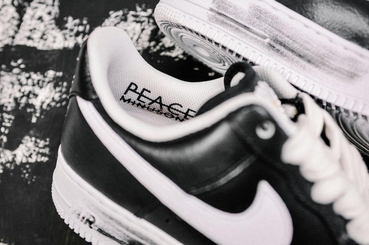 Regardons de plus près la G-Dragon PEACEMINUSONE x Nike Air Force 1 "Para-Noise".