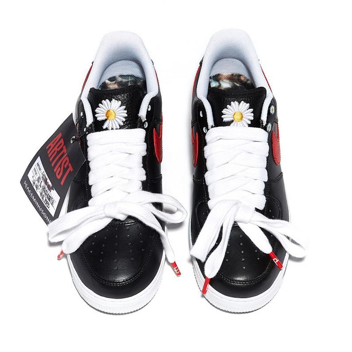 PEACEMINUSONE de G-Dragon dévoile en exclusivité Corée la Nike Air Force 1 avec le Swoosh Rouge PEACEMINUSONE de G-Dragon dévoile en exclusivité Corée la Nike Air Force 1 avec le Swoosh Rouge