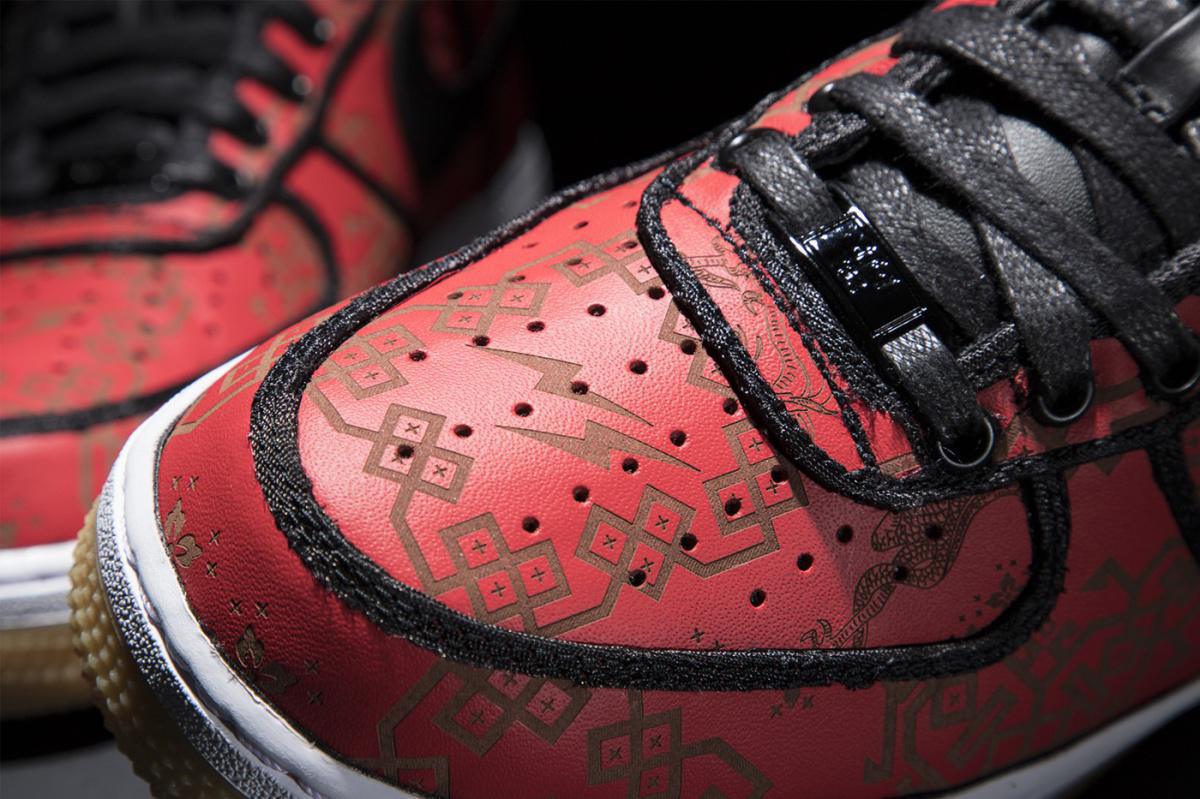 Jetez un coup d'oeil officiel au design fragment x CLOT x Nike Air Force 1 "Black Silk".