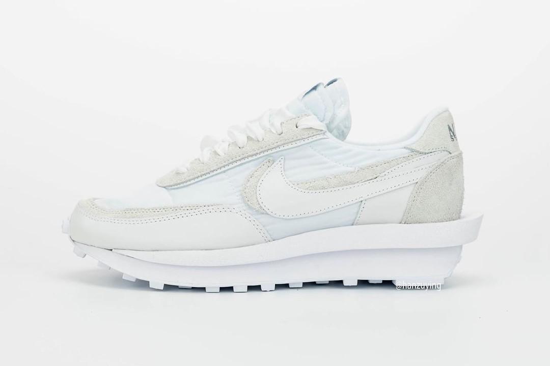 Un meilleur aperçu de la Sacai x Nike LDWaffle en "Blanc".