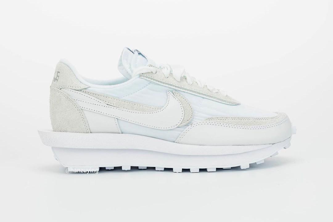 Un meilleur aperçu de la Sacai x Nike LDWaffle en "Blanc".