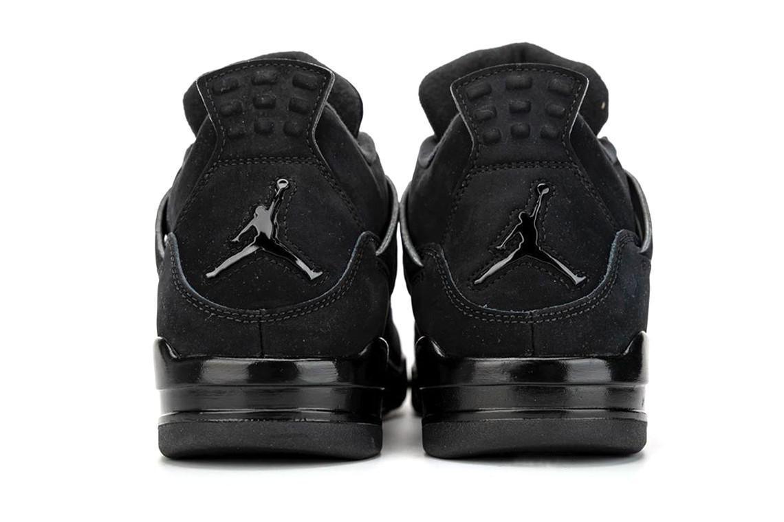 Un premier regard sur l'Air Jordan 4 "Black Cat" 2020 Un premier regard sur l'Air Jordan 4 "Black Cat" 2020