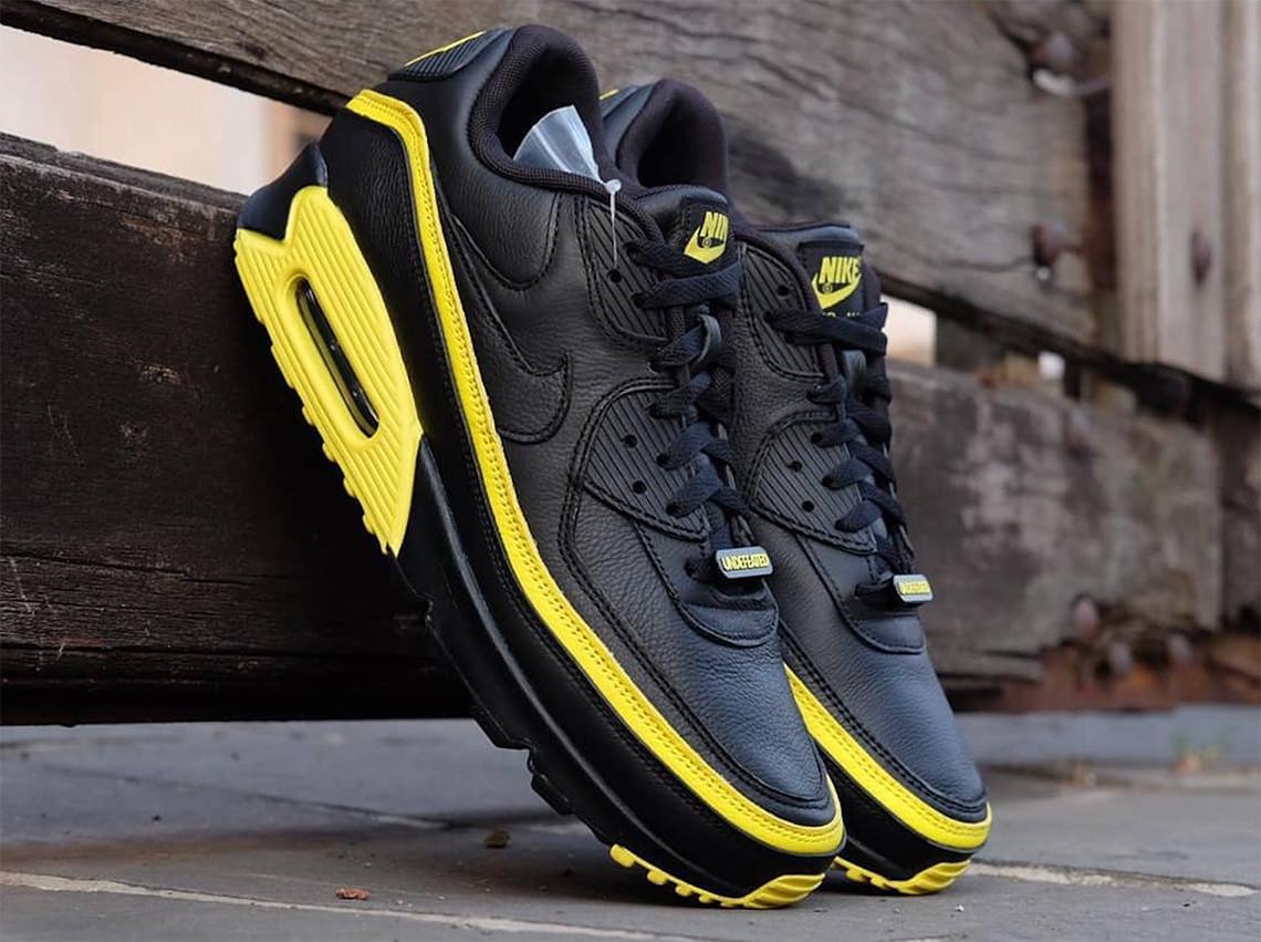 UNDEFEATED x Nike Air Max 90 "Optic Yellow" Set UNDEFEATED x Nike Air Max 90 "Optic Yellow" Set