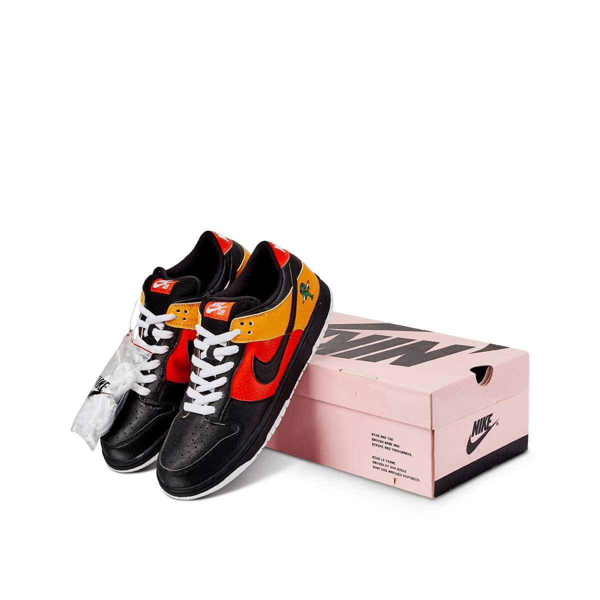 NIKE SB Dunk Low Raygun NIKE SB Dunk Low Raygun