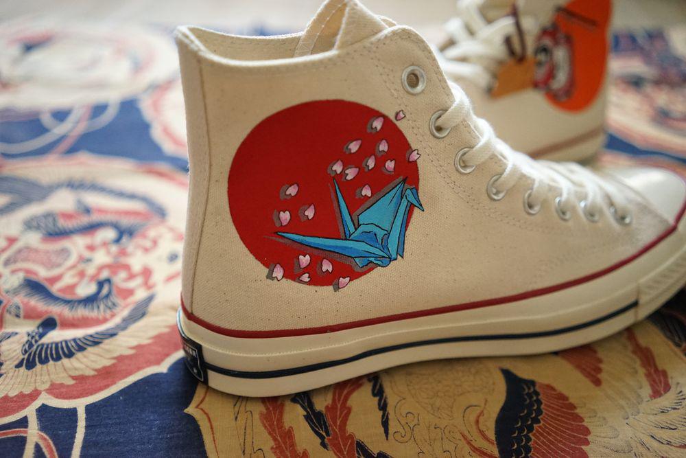 Flying Hawk Studio & Simple Union mettent à jour la Converse 1970 avec des éléments japonais traditionnels Flying Hawk Studio & Simple Union mettent à jour la Converse 1970 avec des éléments japonais traditionnels