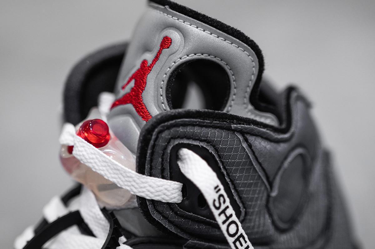 Regardez de plus près la Off-White™ x Air Jordan 5