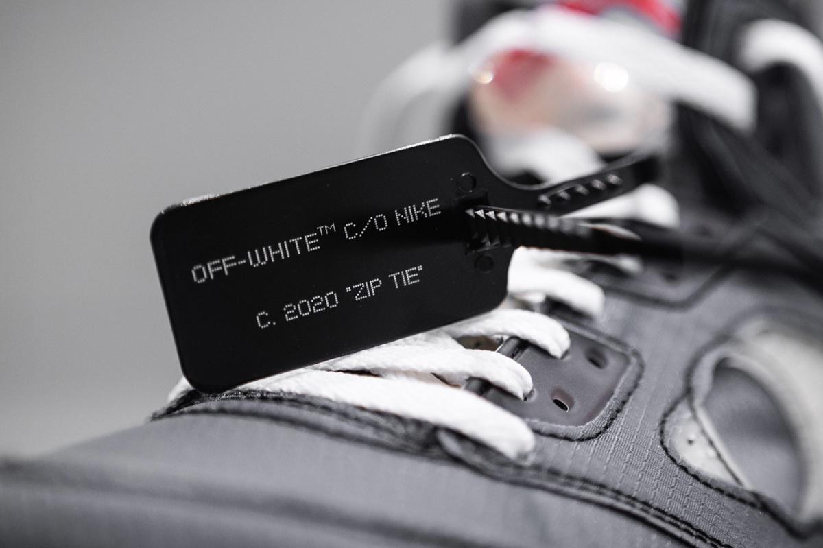 Regardez de plus près la Off-White™ x Air Jordan 5