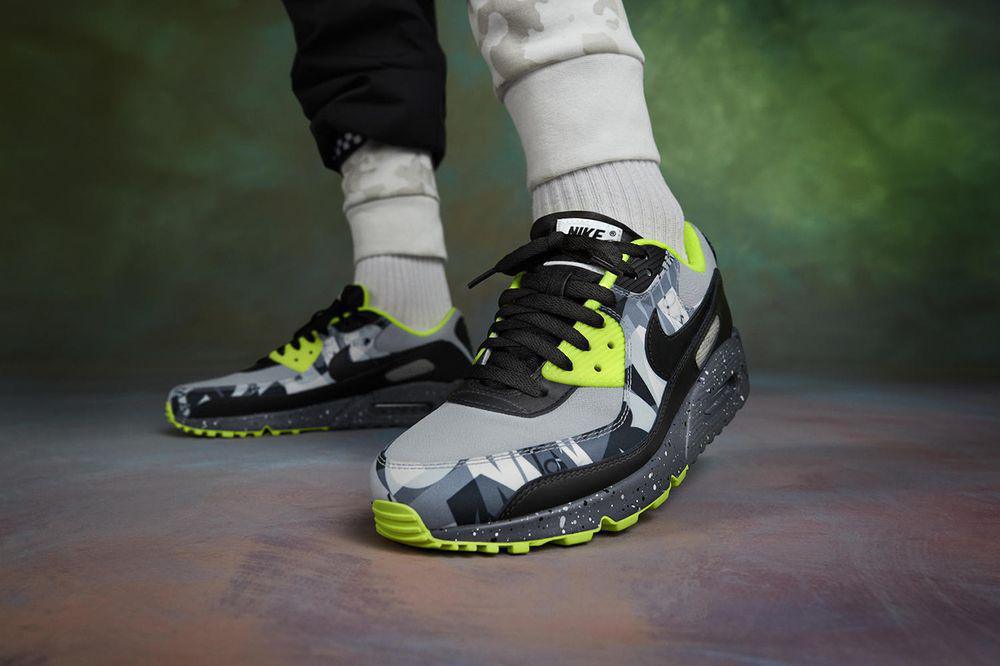 Nike apporte des motifs et des gravures d'archives audacieux à Air Max 90 By You Nike apporte des motifs et des gravures d'archives audacieux à Air Max 90 By You