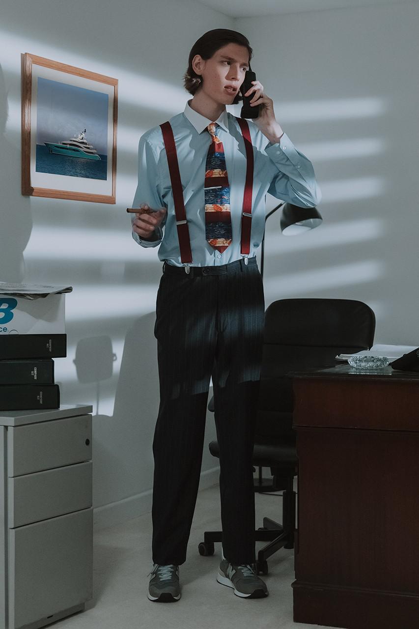 La prochaine 1300JP de New Balance à l'honneur dans un éditorial sur le thème des années 80 La prochaine 1300JP de New Balance à l'honneur dans un éditorial sur le thème des années 80