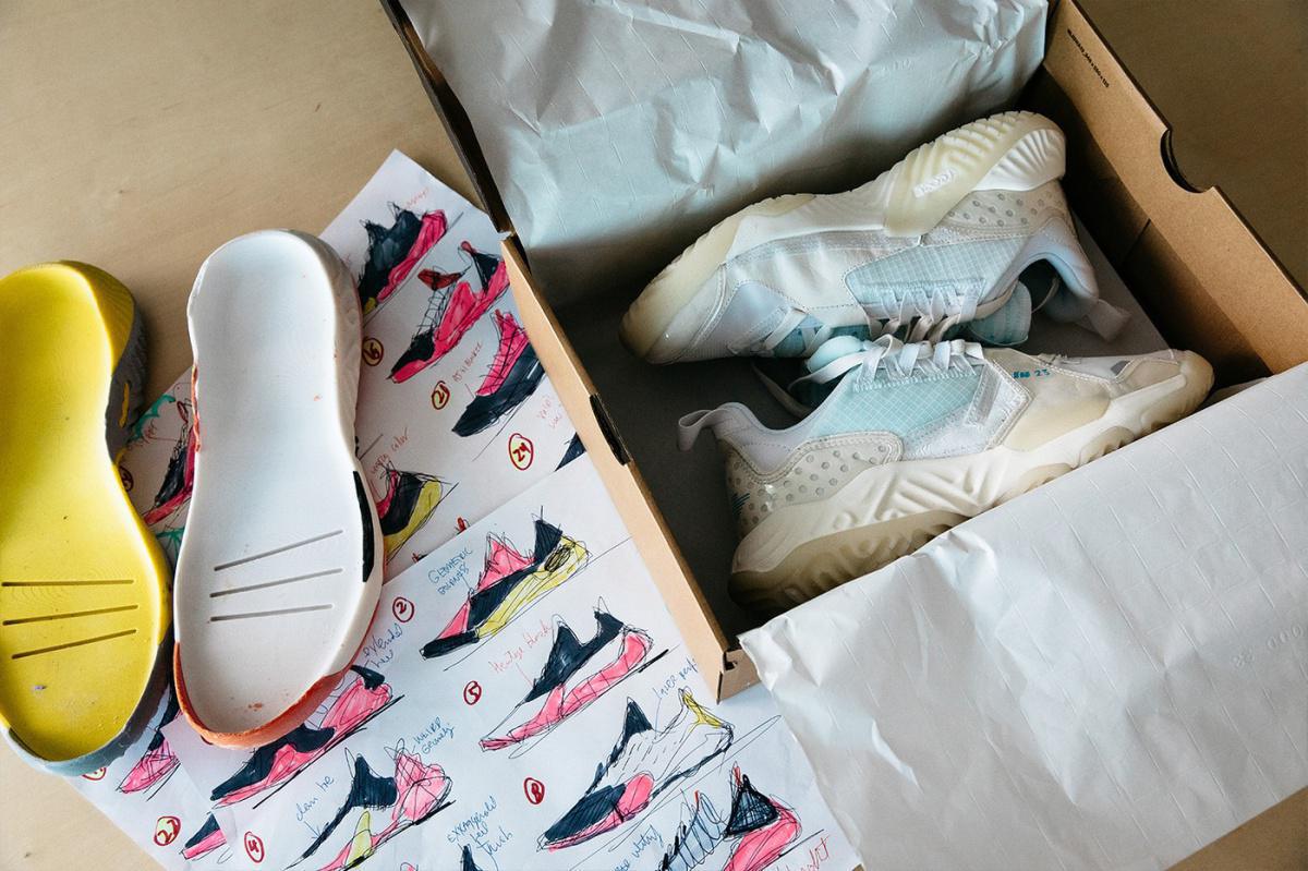 Edison Chen déballe la nouvelle Delta SP "Sail" de la marque Jordan