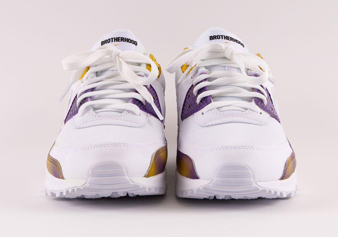 Joe Burrow et d'autres espoirs de sélection de la NFL reçoivent des chaussures Nike personnalisées avant la sélection de la NFL Joe Burrow et d'autres espoirs de sélection de la NFL reçoivent des chaussures Nike personnalisées avant la sélection de la NFL