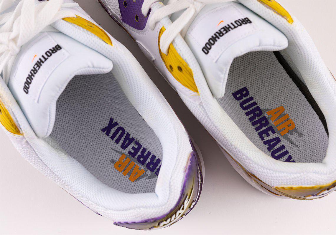 Joe Burrow et d'autres espoirs de sélection de la NFL reçoivent des chaussures Nike personnalisées avant la sélection de la NFL Joe Burrow et d'autres espoirs de sélection de la NFL reçoivent des chaussures Nike personnalisées avant la sélection de la NFL