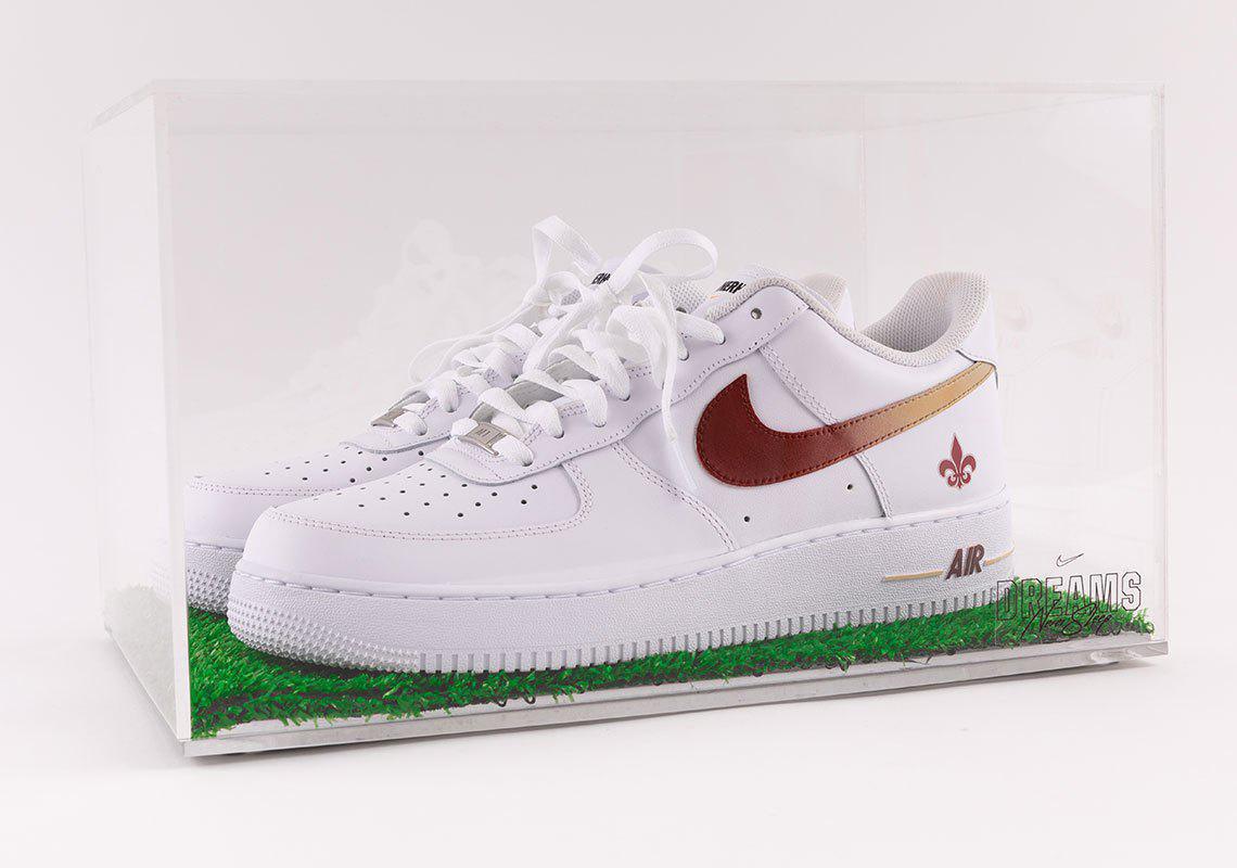 Joe Burrow et d'autres espoirs de sélection de la NFL reçoivent des chaussures Nike personnalisées avant la sélection de la NFL